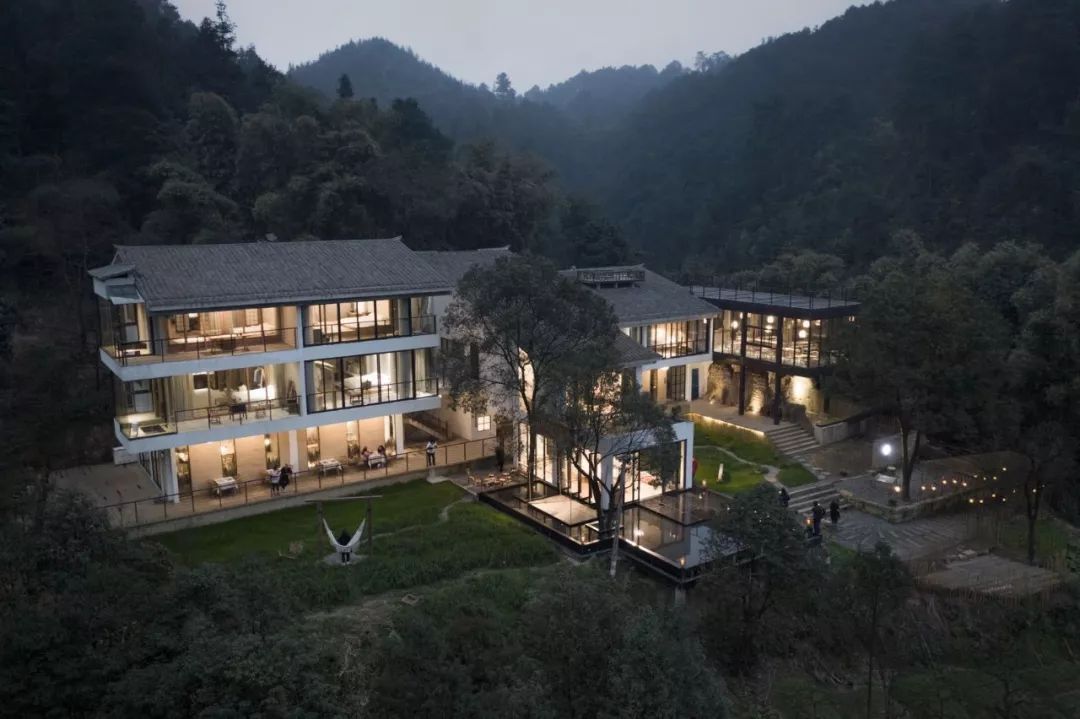 寺下山隐从猪圈书屋出发在深山邂逅一家隐于山林的绝美民宿