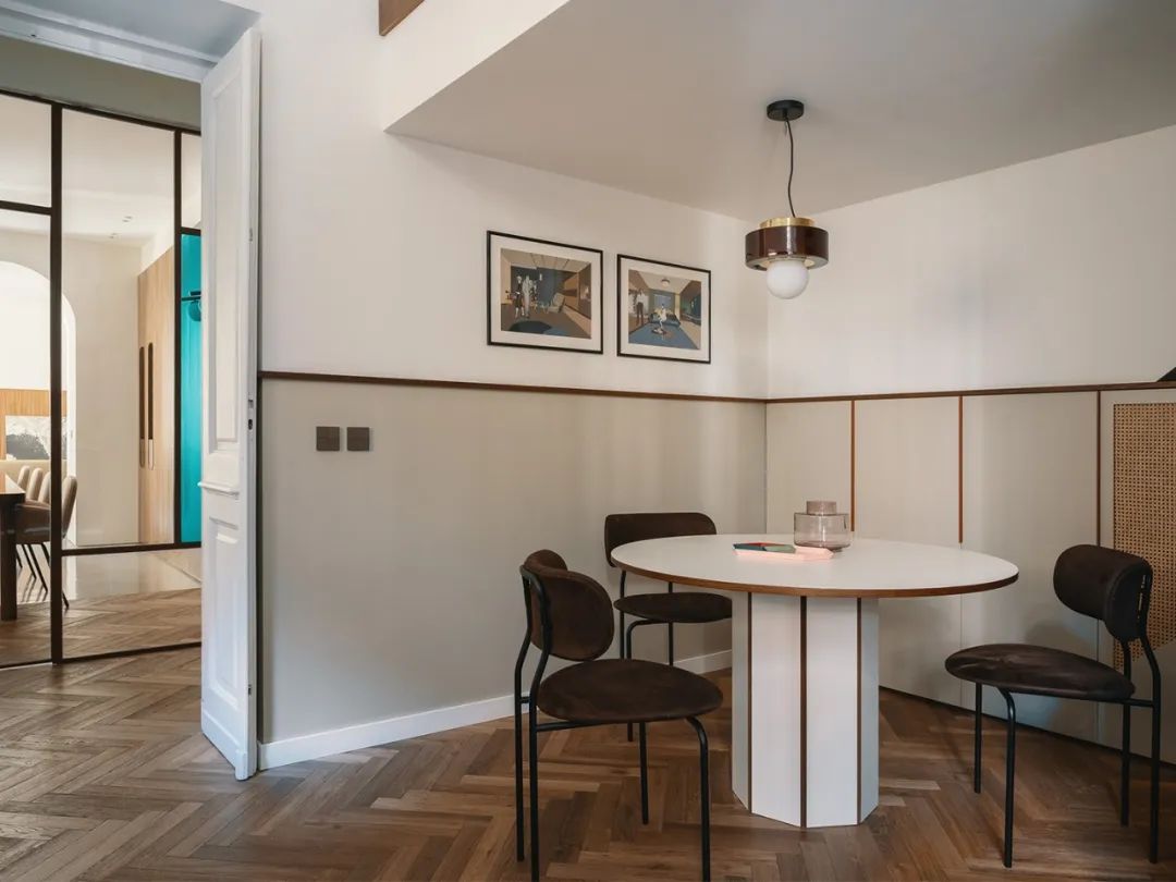 老房子改造成简约住宅墙裙这样设计精致又优雅