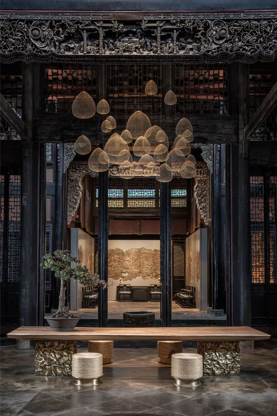 那么多人做新中式梁建国凭什么自成一派