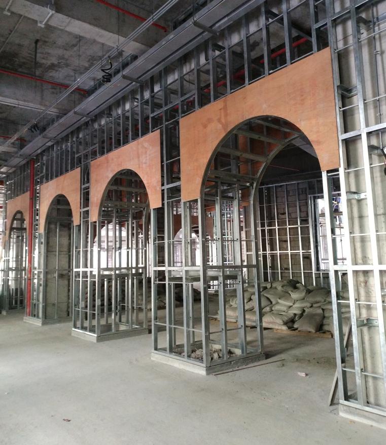 三大隔墙的解析1,钢架墙钢架隔墙根据使用功能,可分为主墙和附墙.